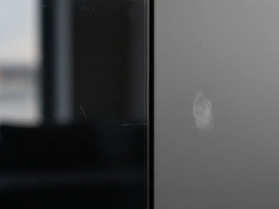 Meuble TV laqué ou mat : comment choisir pour éviter les traces et rayures ?